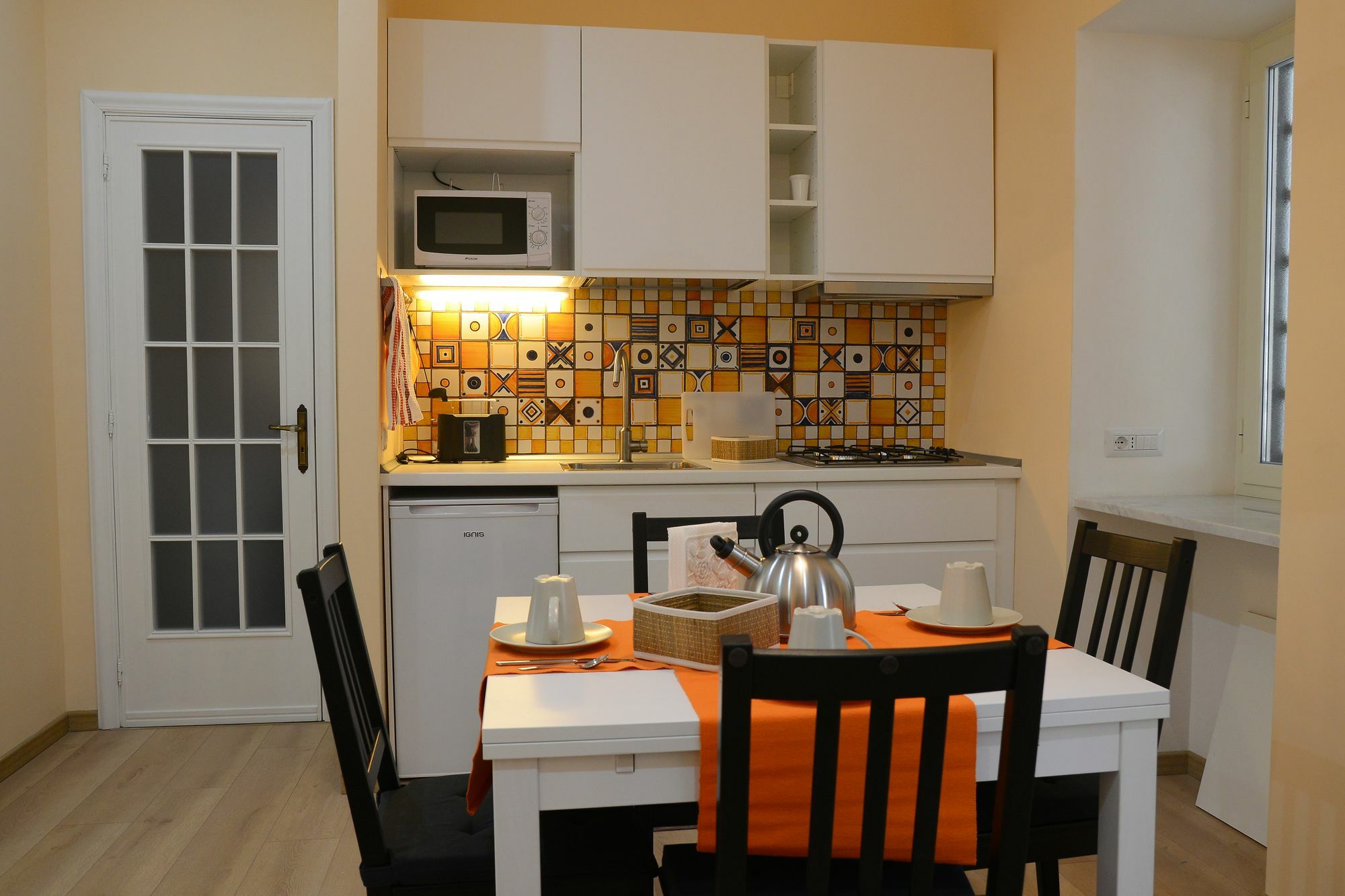 Donnaregina Boutique Apartment Неаполь Экстерьер фото