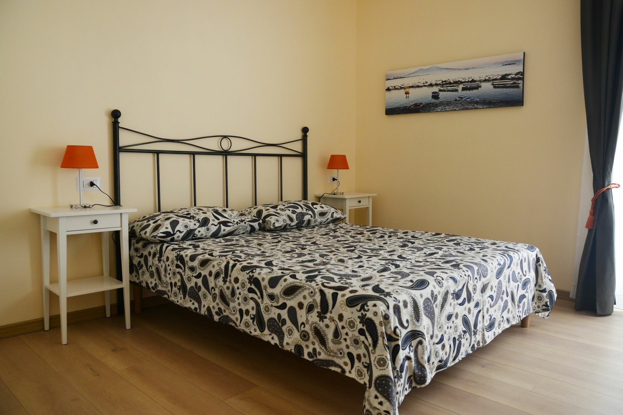 Donnaregina Boutique Apartment Неаполь Экстерьер фото